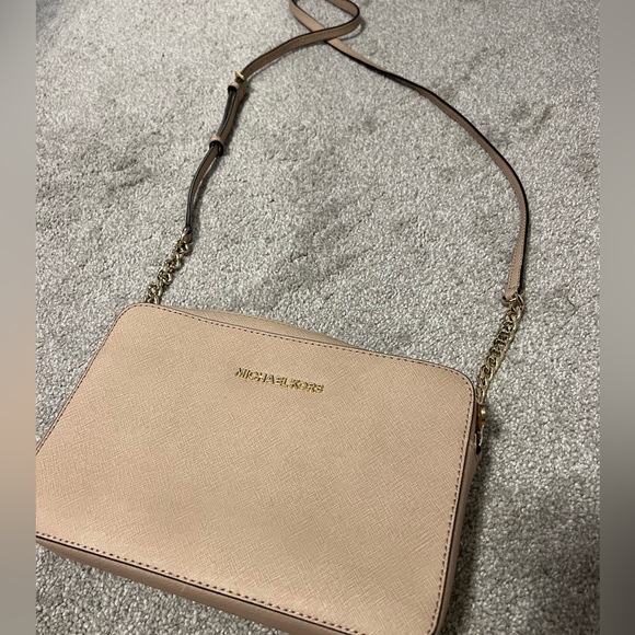 MK JET SET LG EW CROSSBODY IN SOFT PINK 💕 - Picture 7 of 7